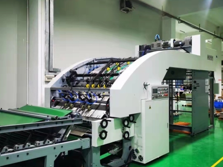 包(bao)裝盒常用的幾種(zhǒng)材料和其特點介(jie)紹